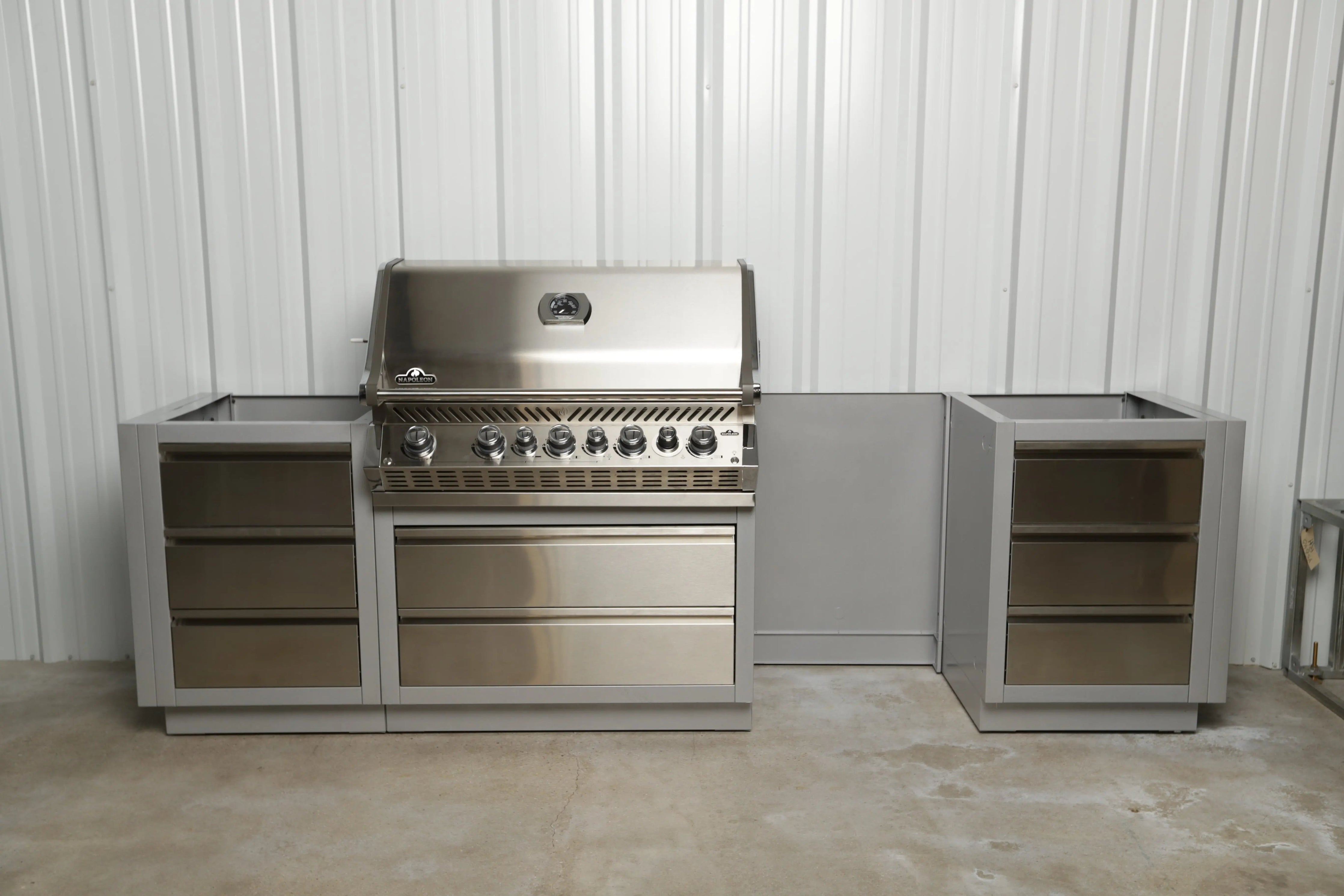 Local Special, Napoleon Oasis Display with BIPRO665RBNSS-3, Natural Gas Grill 12044501