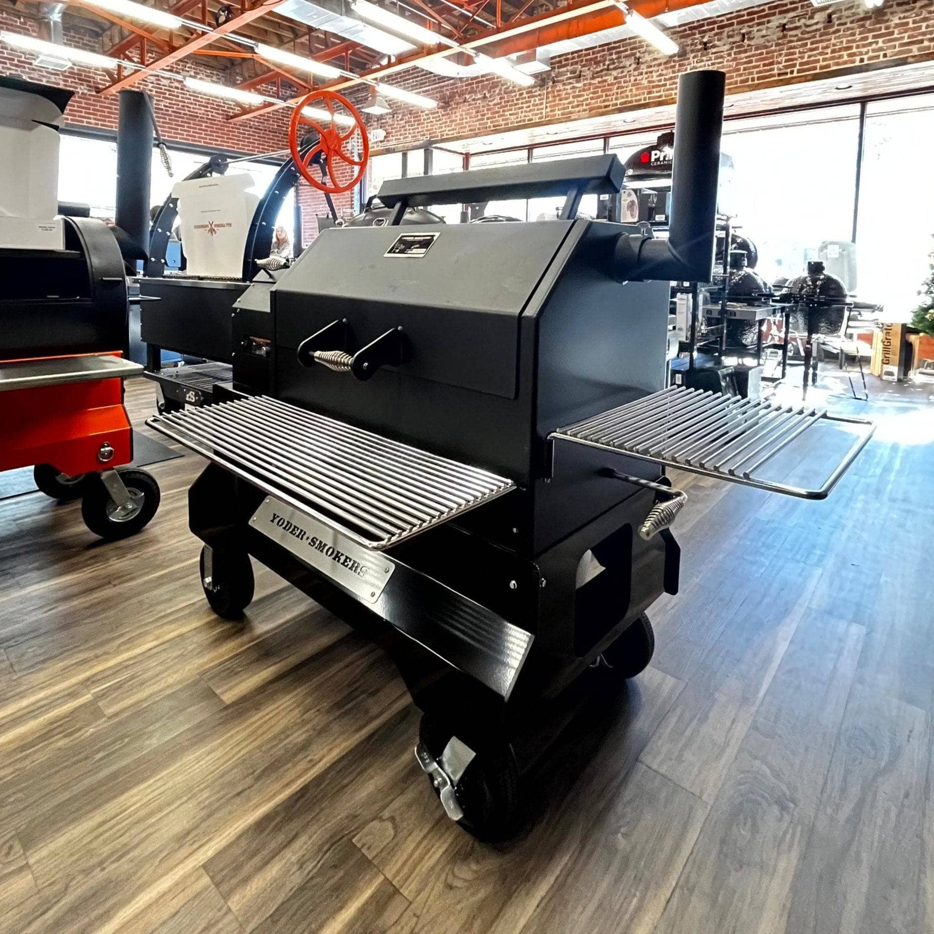 Local Special, Scratch & Dent, Yoder Smokers YS640s Pellet Grill on Competition Cart, Black with wire shelves Outdoor Grills Black 100888