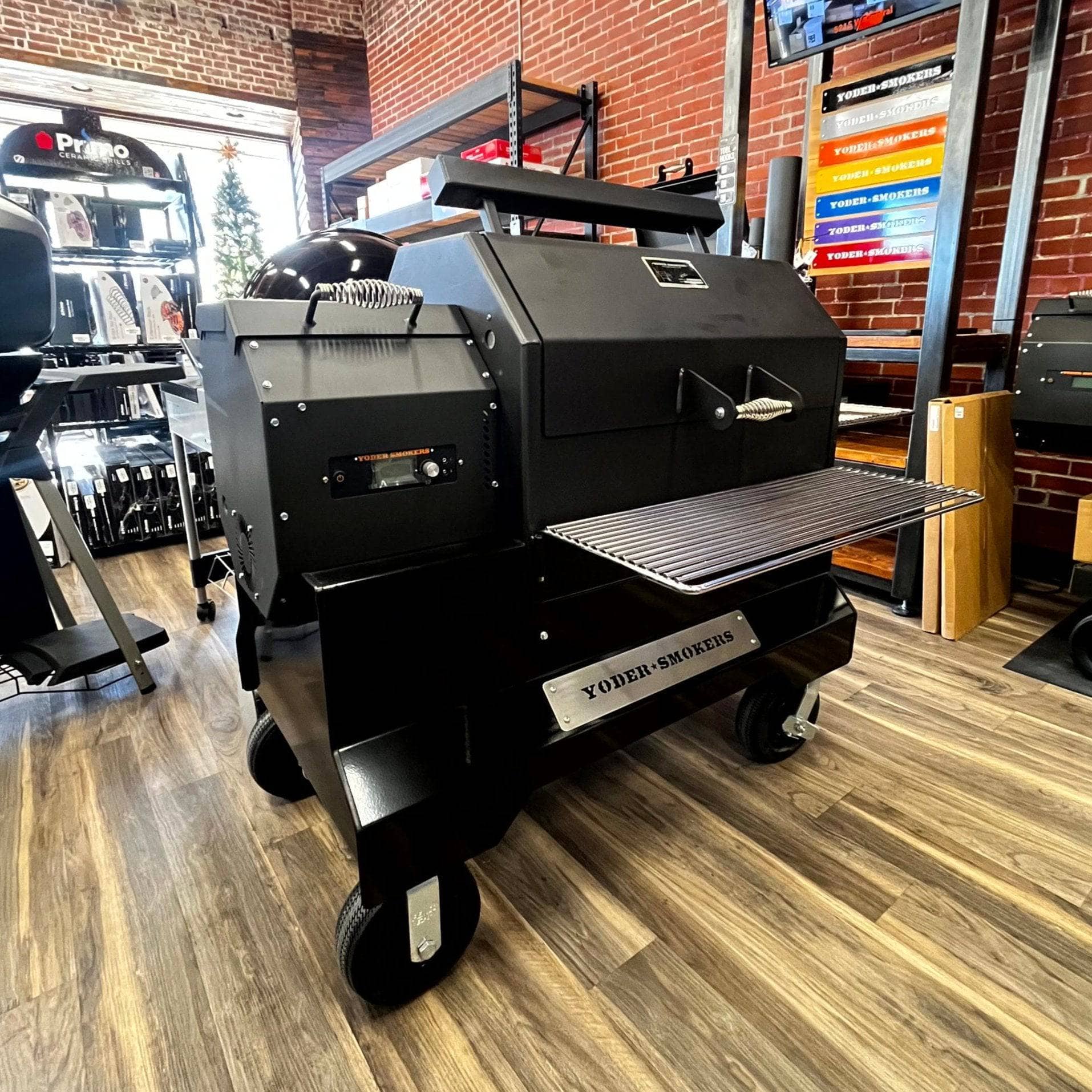 Local Special, Scratch & Dent, Yoder Smokers YS640s Pellet Grill on Competition Cart, Black with wire shelves Outdoor Grills Black 100888